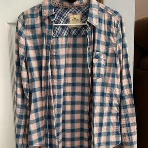 Women’s long sleeve button down flannel